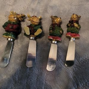 SET of 4 ~ St Nicholas Square Heartland Cheese Spreaders Bears & Moose
